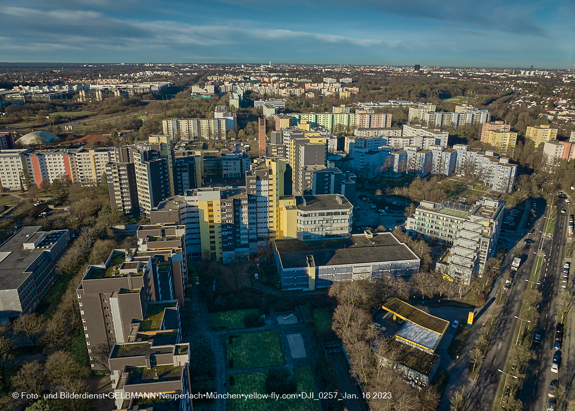 16.01.2023 - Marx-Zentrum mit Grundschule und Umgebung